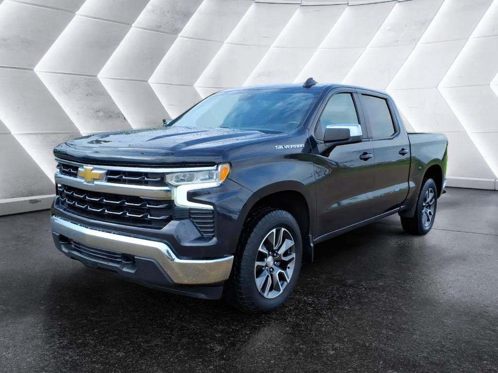 Used 2022 Chevrolet Silverado 1500 LT AWD/4WD image 1