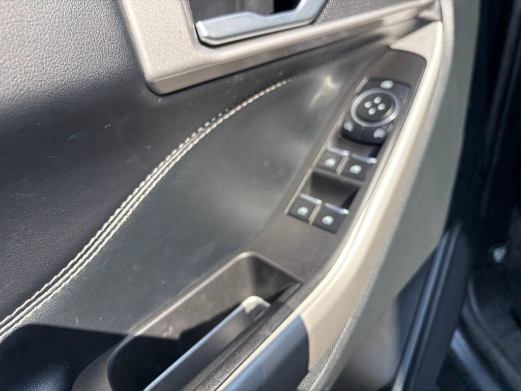 Used 2024 Ford Explorer XLT image 24