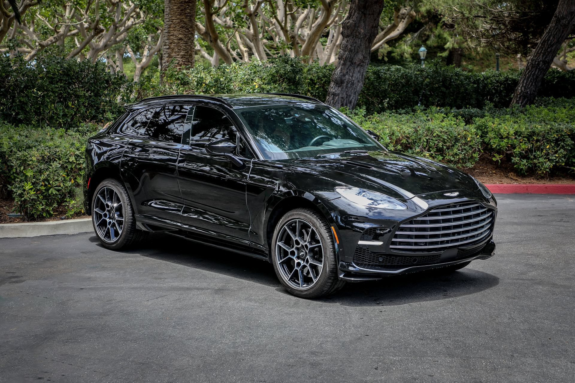 Used 2023 Aston Martin DBX 707 AWD/4WD image 1