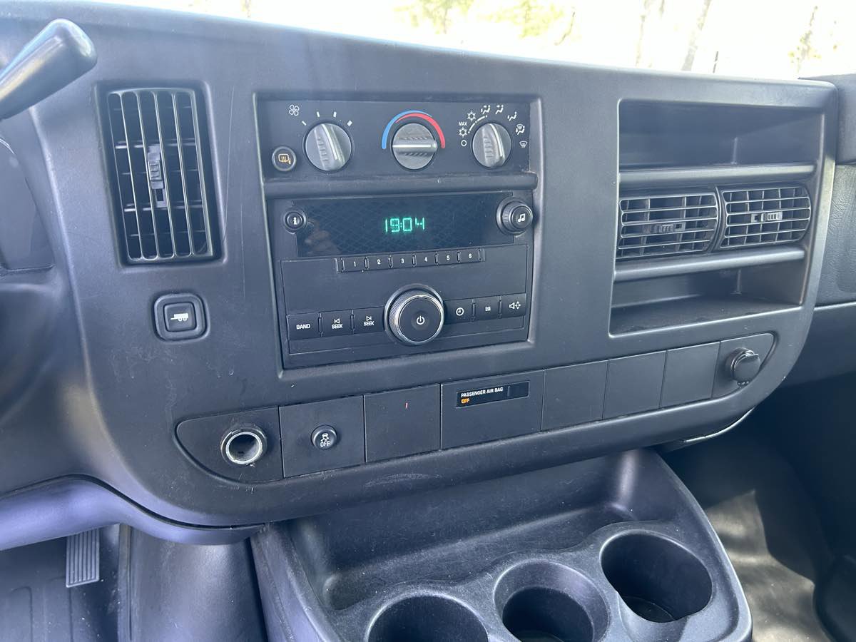 Used 2013 Chevrolet Express 1500 w/ Power Package image 10