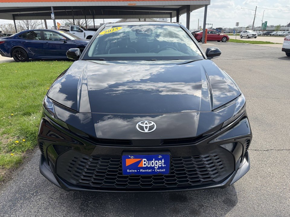 Used 2025 Toyota Camry SE w/ Multimedia Upgrade Package AWD/4WD image 8