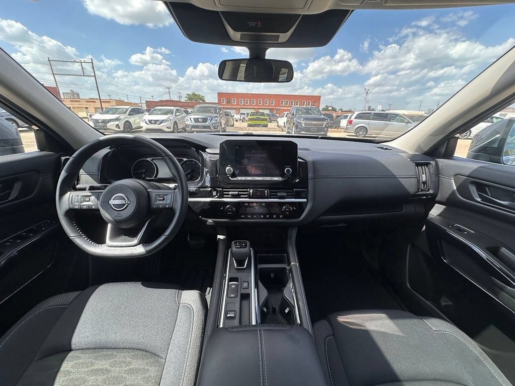 Certified 2025 Nissan Pathfinder SV w/ SV Premium Package FWD image 23