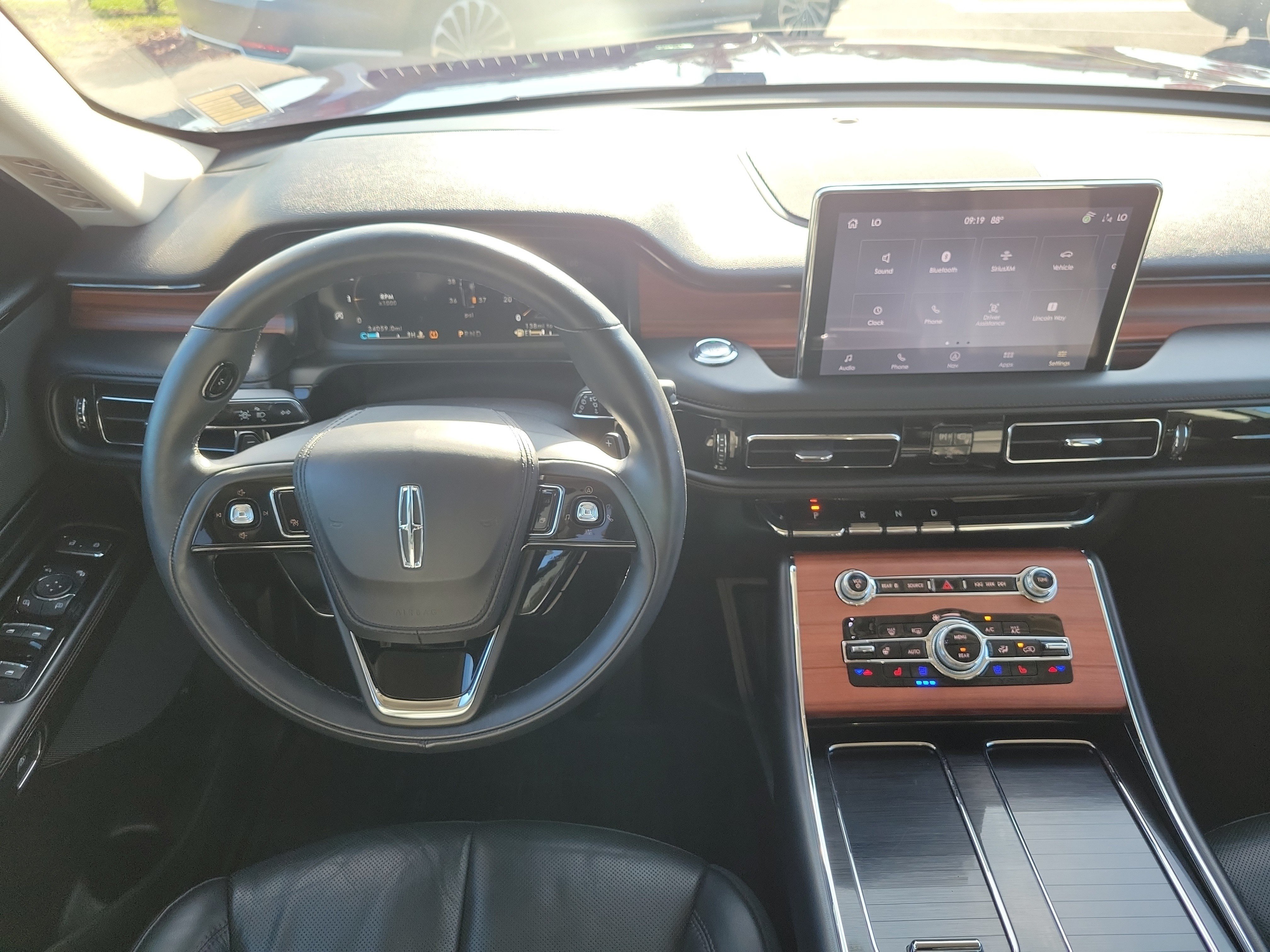 Used 2024 Lincoln Aviator Reserve w/ Equipment Group 201A RWD image 18
