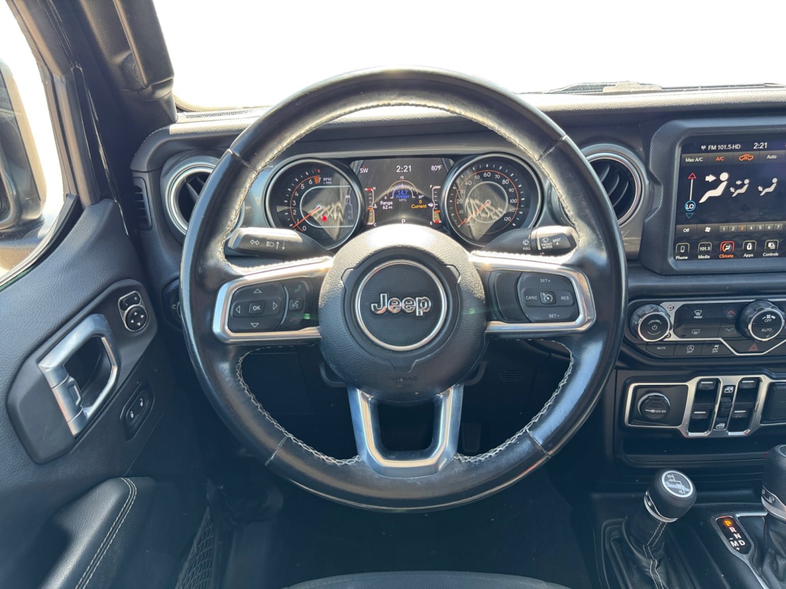 Used 2021 Jeep Gladiator Overland AWD/4WD image 18