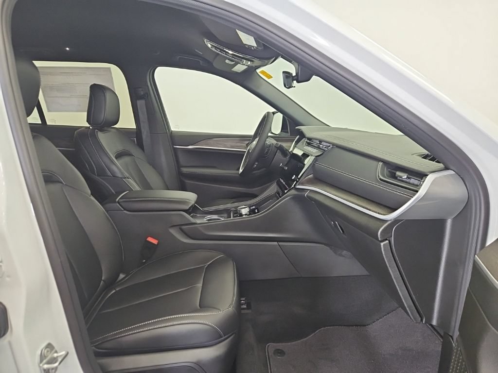 New 2026 Jeep Grand Cherokee Limited AWD/4WD image 9