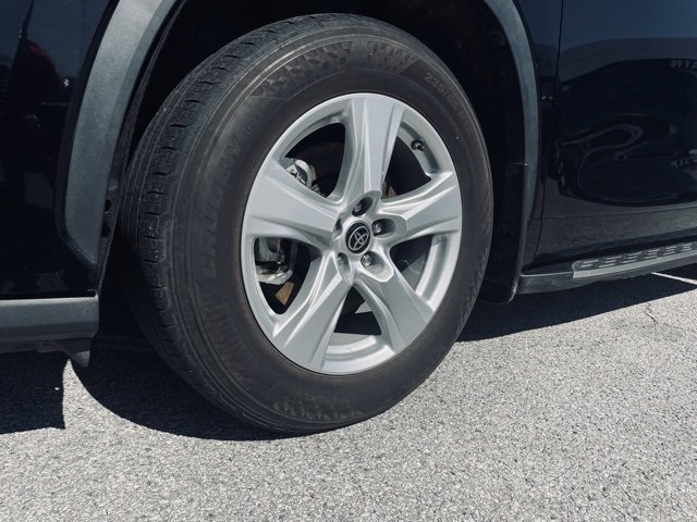Used 2022 Toyota Highlander L image 31
