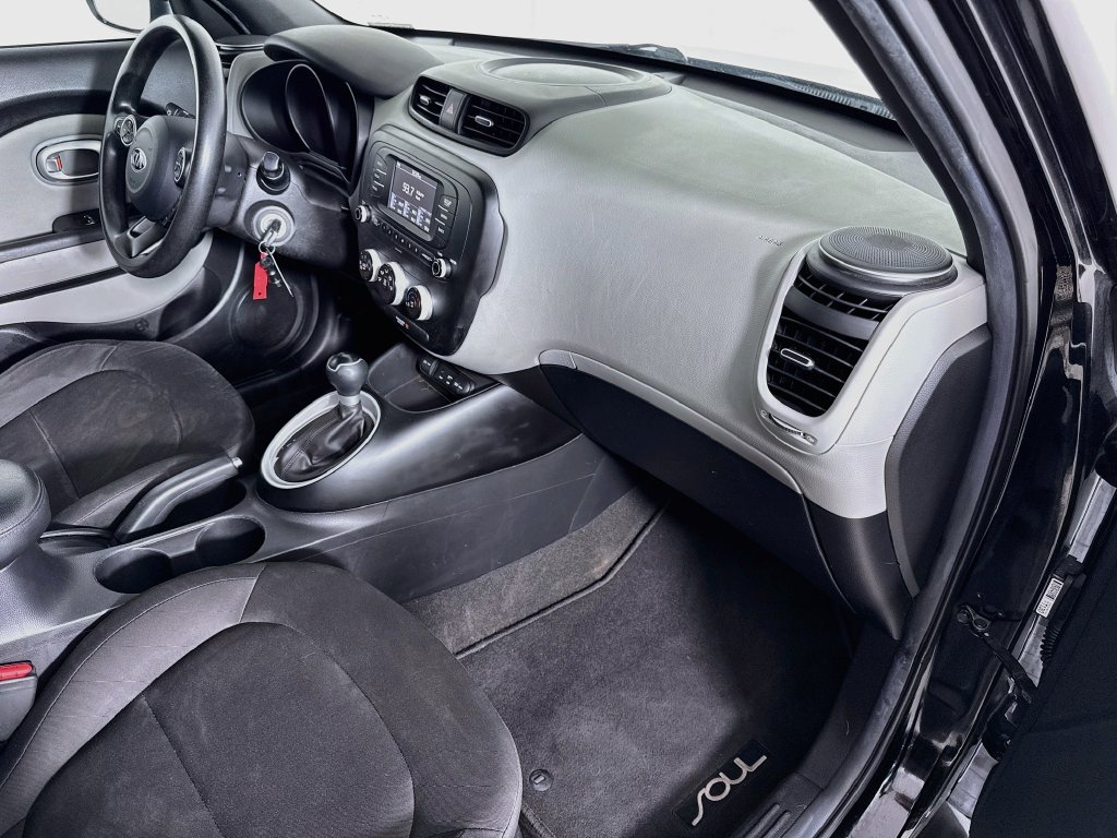 Used 2017 Kia Soul FWD image 26