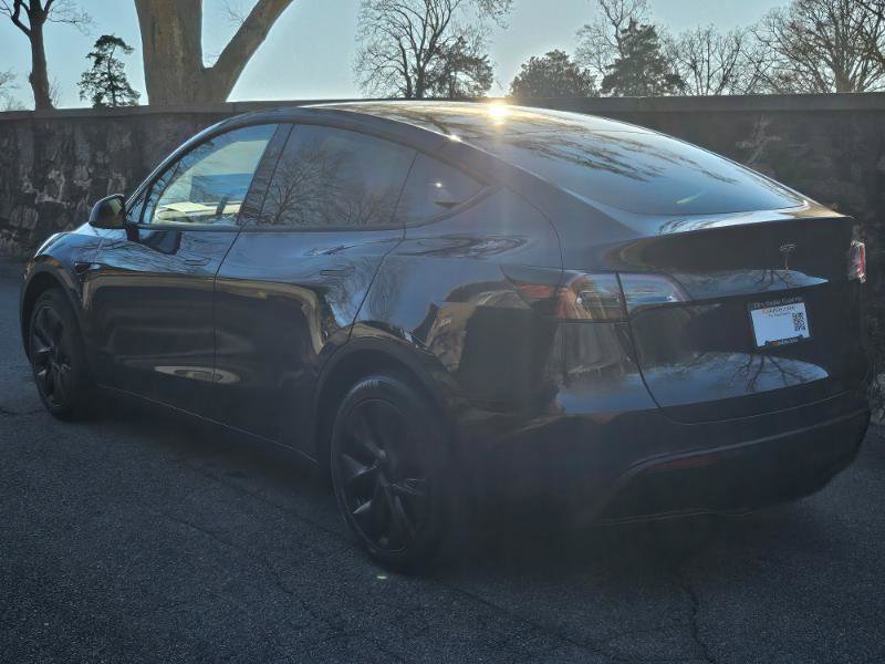 Used 2024 Tesla Model Y Long Range RWD image 13