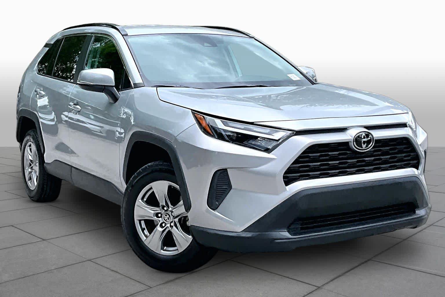 Used 2023 Toyota RAV4 XLE FWD image 4