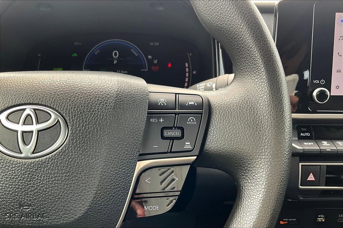 Used 2025 Toyota Camry LE FWD image 17