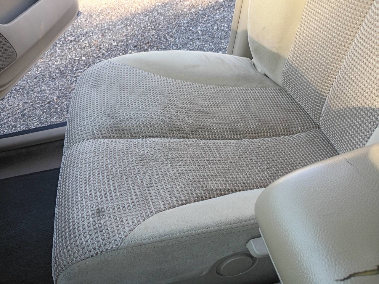 Used 2011 Nissan Versa SL image 14