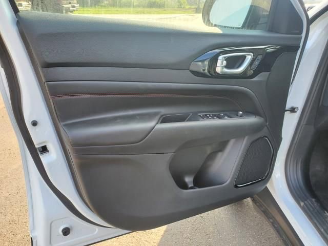 New 2025 Jeep Compass Trailhawk w/ Trailhawk Elite Group image 6