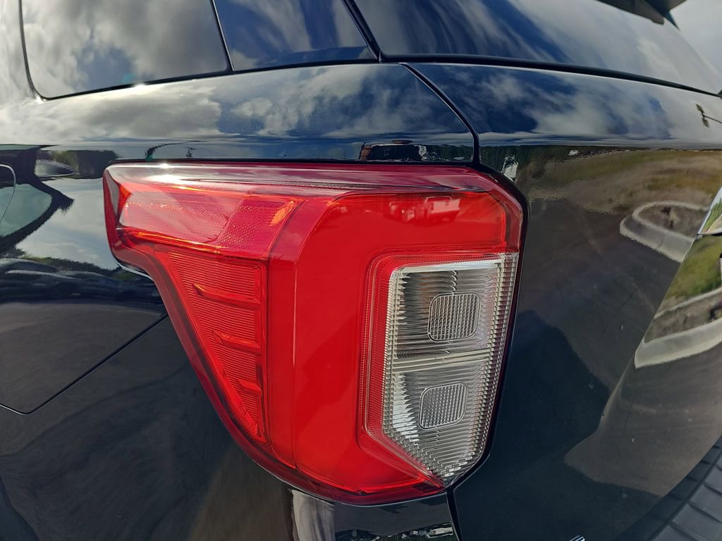 Used 2021 Ford Explorer XLT w/ Equipment Group 202A image 39