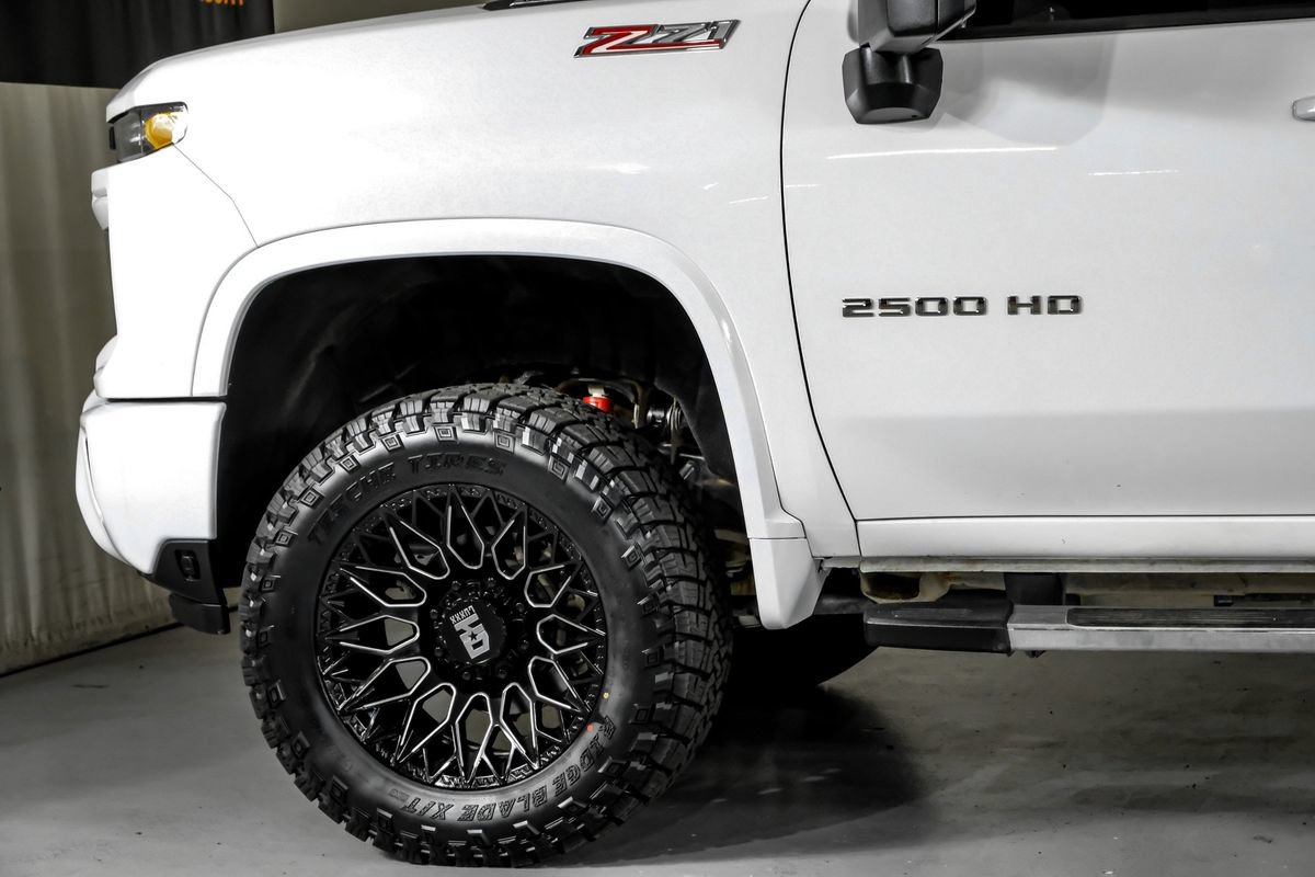 Used 2025 Chevrolet Silverado 2500 LT AWD/4WD image 13