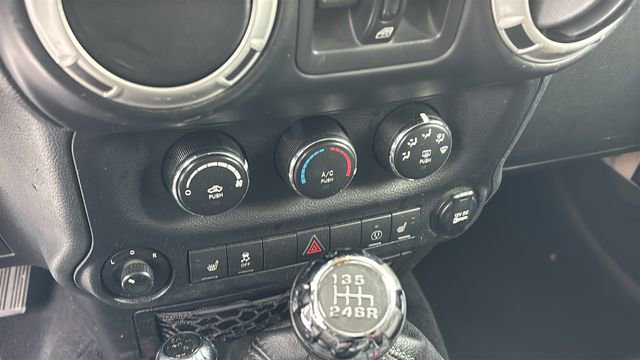 Used 2017 Jeep Wrangler Unlimited Sahara w/ Connectivity Group image 20