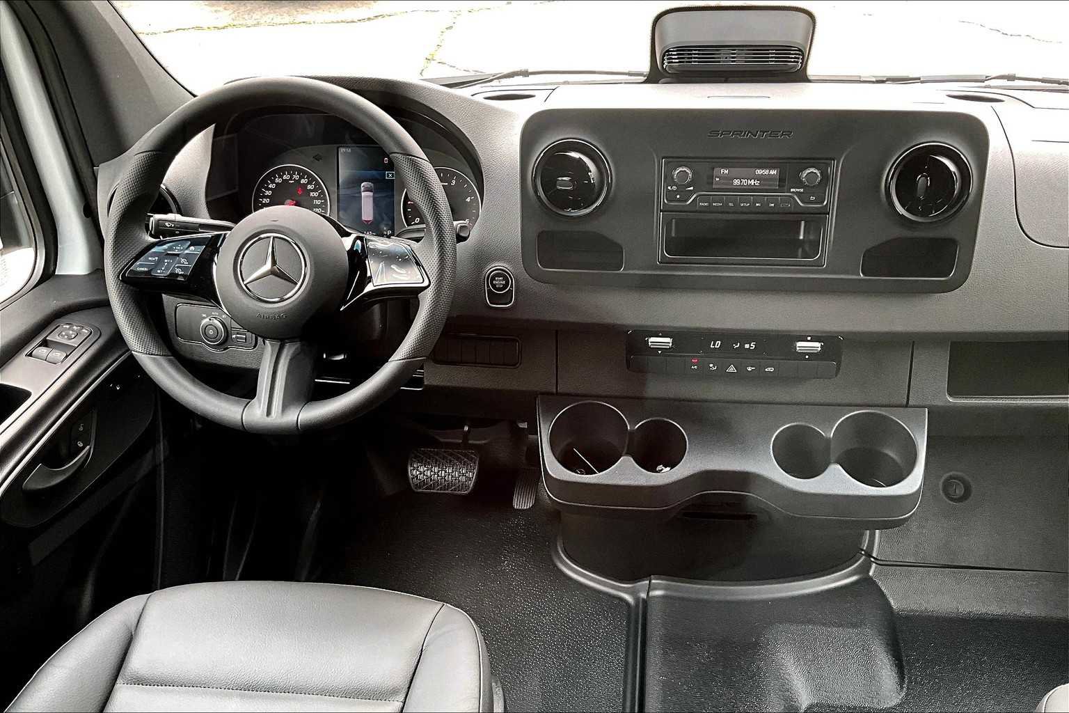 New 2025 Mercedes-Benz Sprinter 2500 image 8