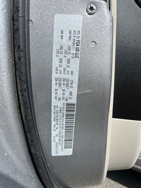 Used 2017 Chrysler Pacifica Touring-L FWD image 9
