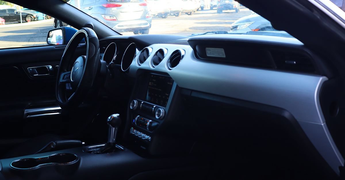 Used 2017 Ford Mustang Premium RWD image 28