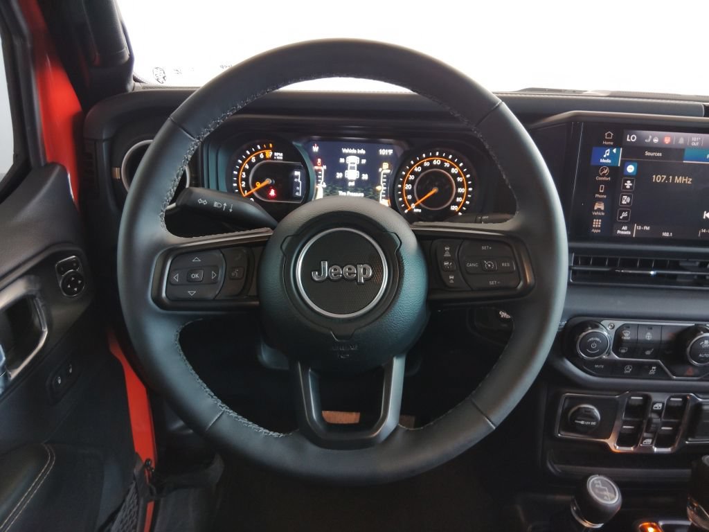 Used 2025 Jeep Gladiator Sport AWD/4WD image 24
