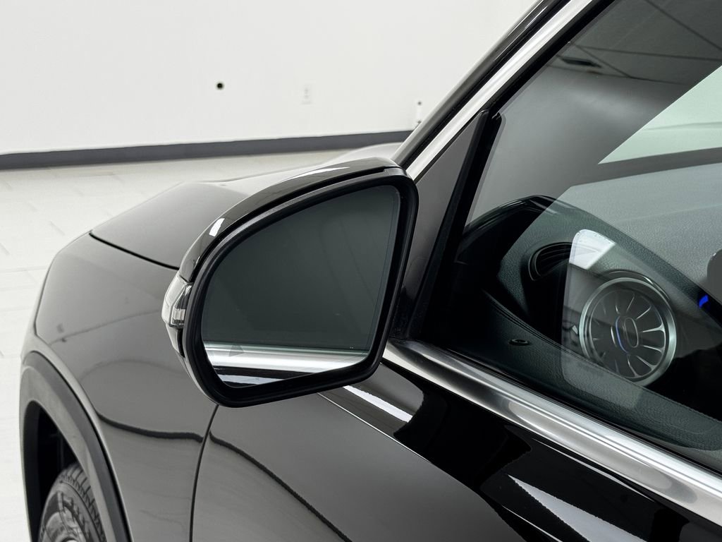 Used 2022 Mercedes-Benz GLB 250 GLB 250 w/ Premium Package Lite image 28