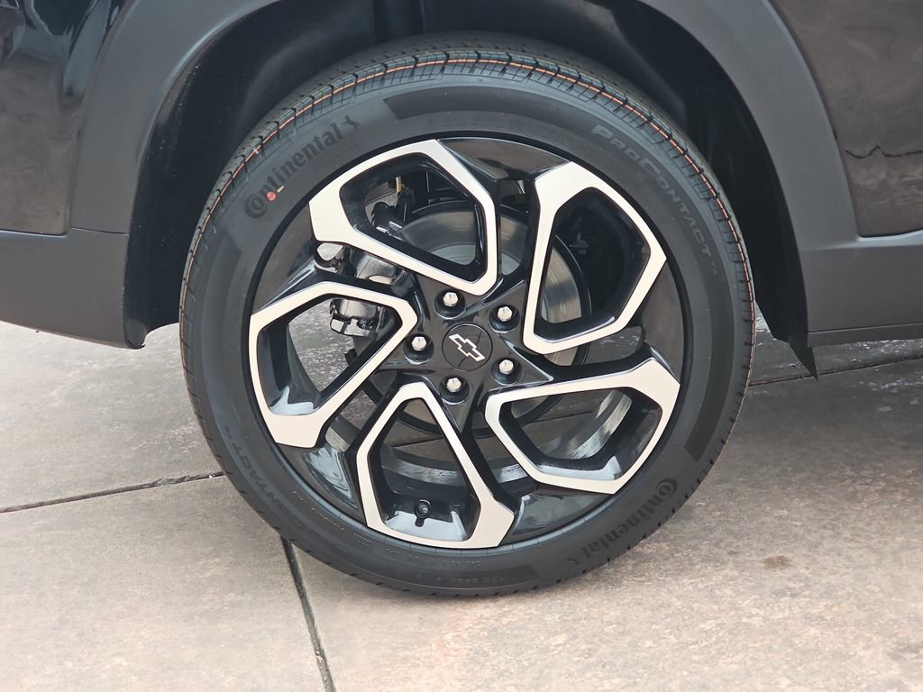 New 2026 Chevrolet Trax RS FWD image 37