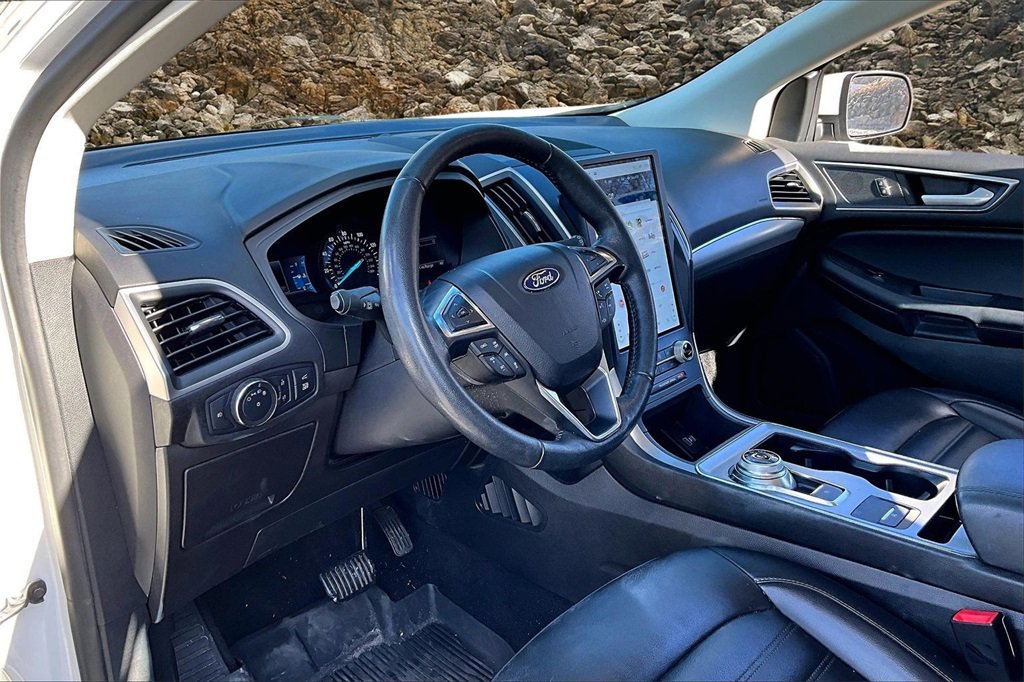 Used 2022 Ford Edge SEL w/ Convenience Package image 11