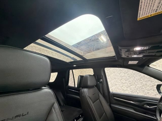 Used 2021 GMC Yukon Denali w/ Denali Ultimate Package AWD/4WD image 11