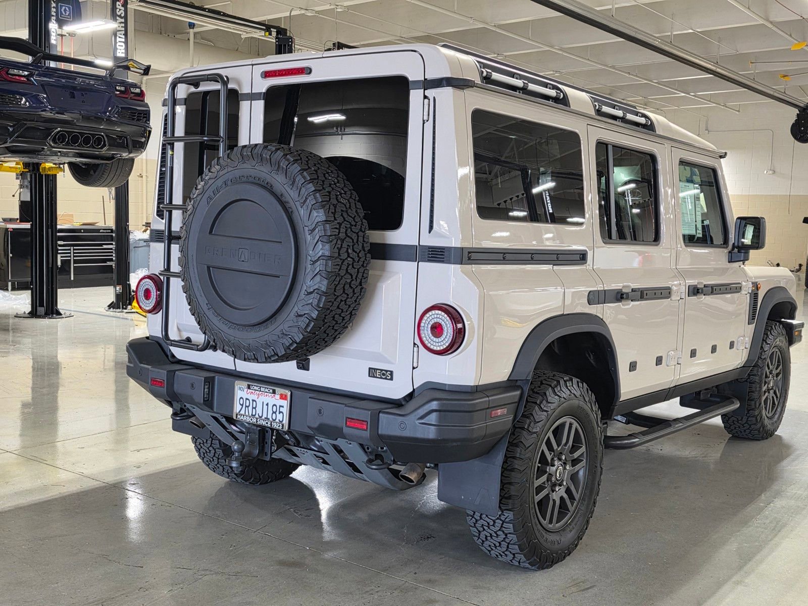 Used 2024 INEOS Grenadier Fieldmaster Edition image 12