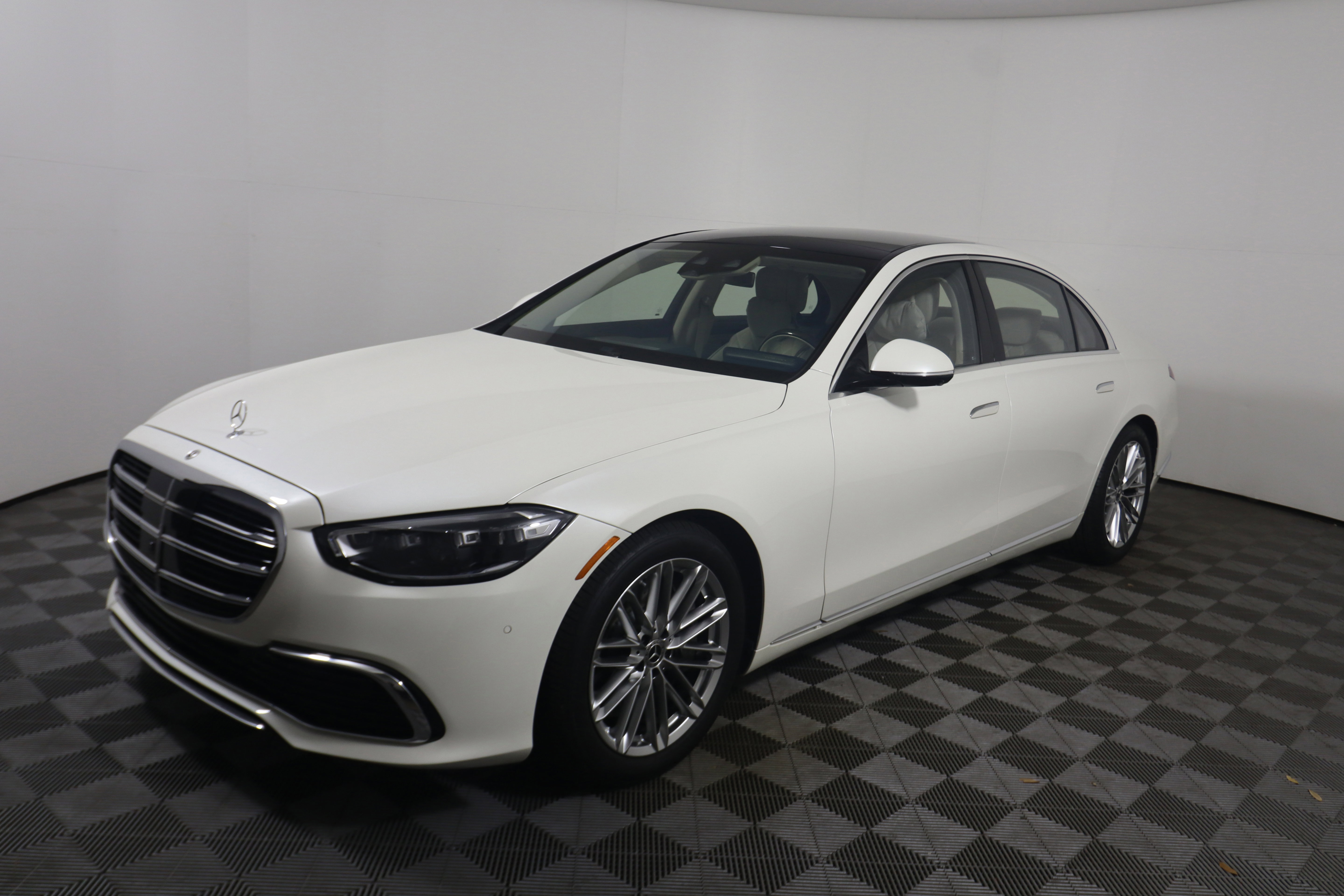 Used 2023 Mercedes-Benz S 580 4MATIC Sedan image 9