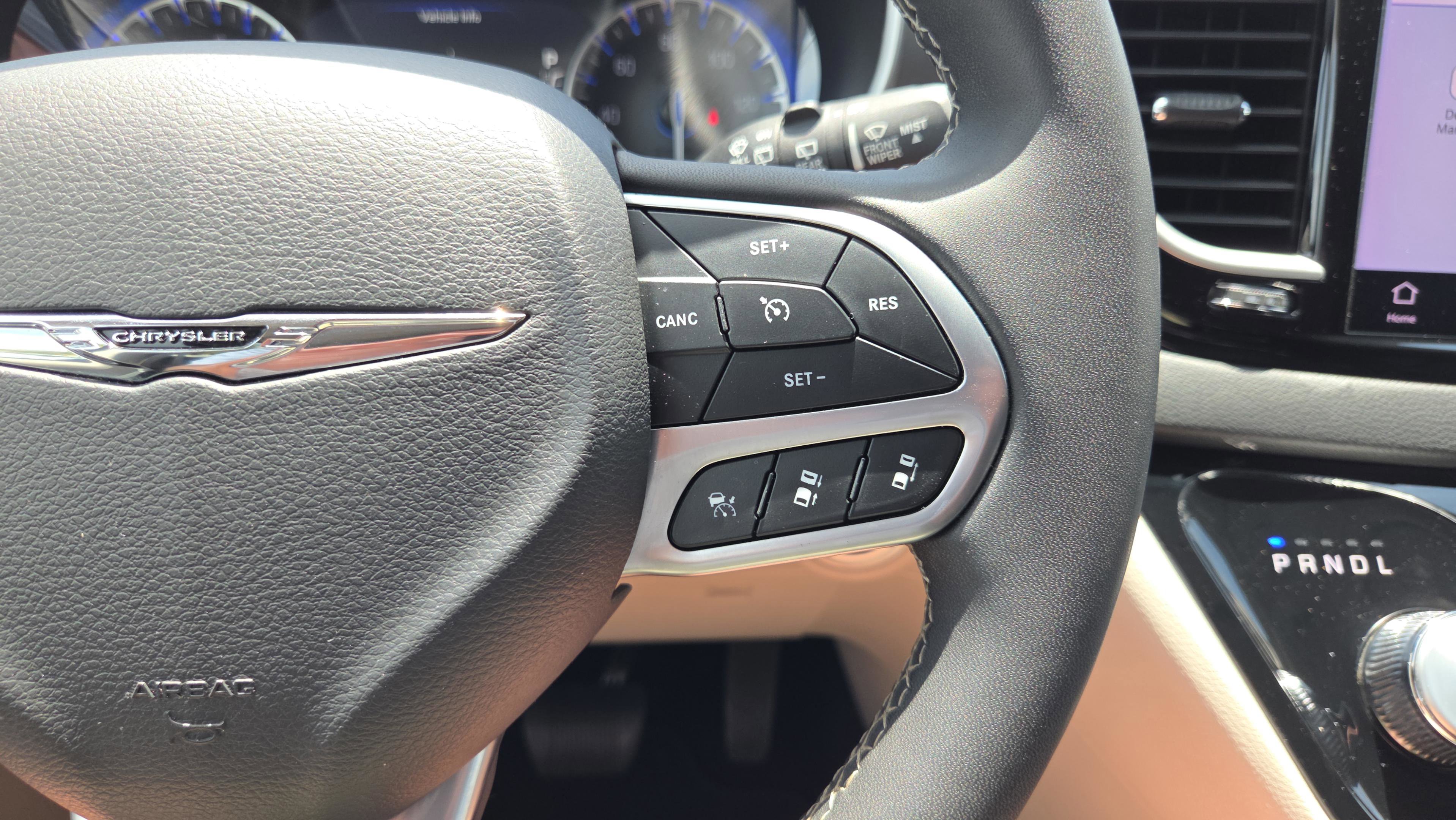 Used 2024 Chrysler Pacifica Touring-L FWD image 29