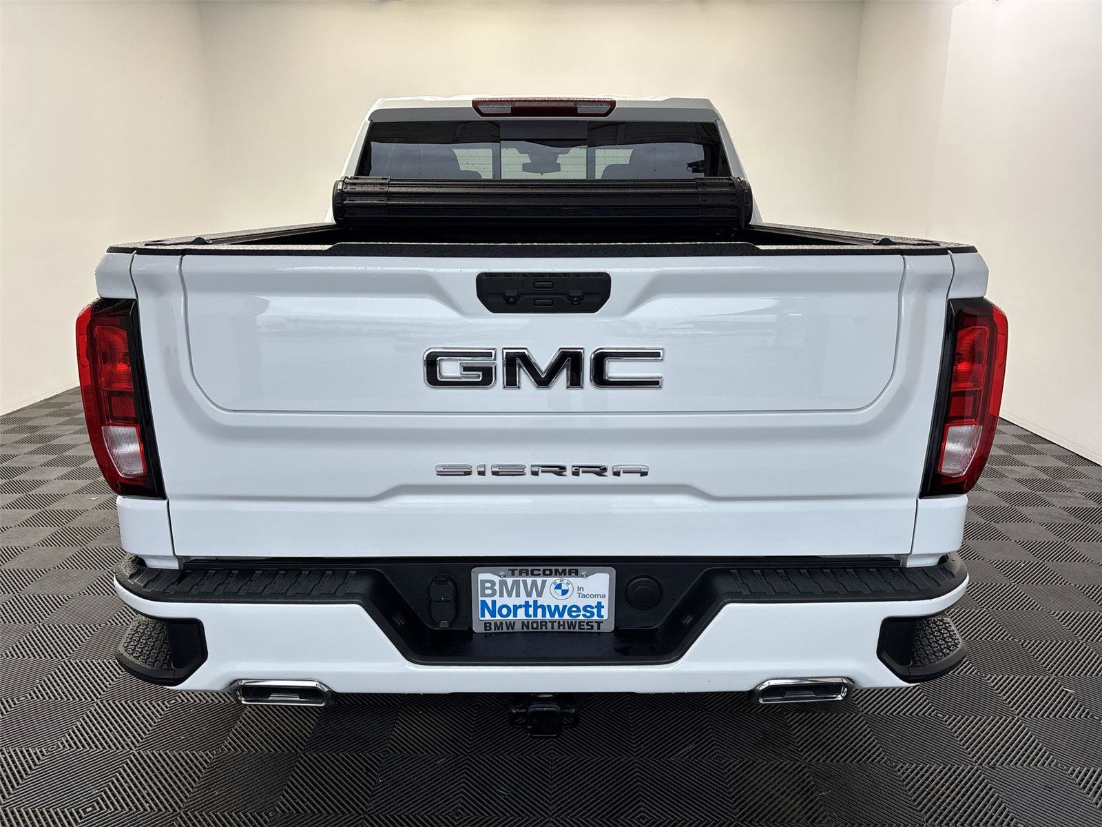 Used 2025 GMC Sierra 1500 Elevation w/ Preferred Package image 3