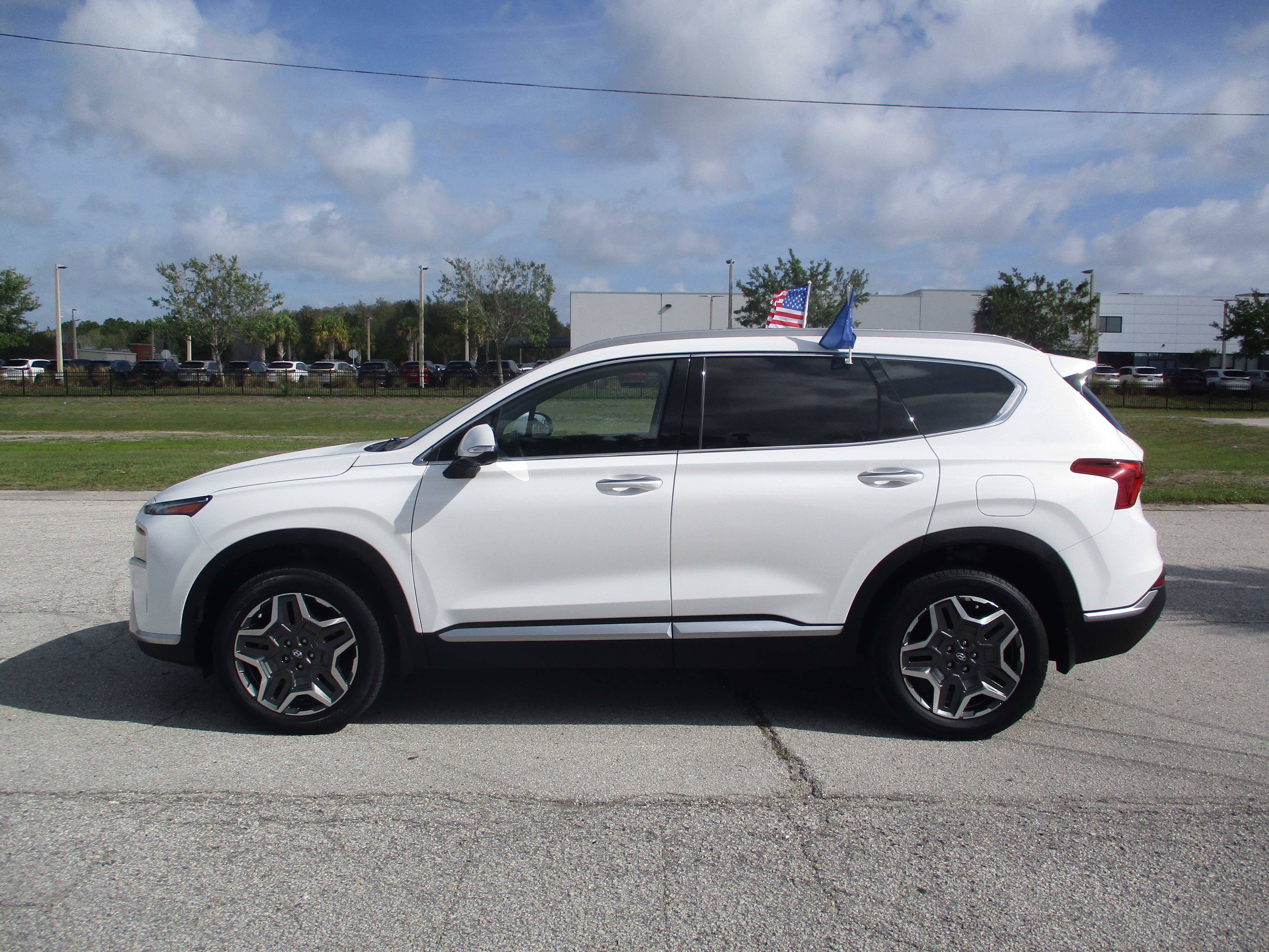 Used 2023 Hyundai Santa Fe Limited image 4