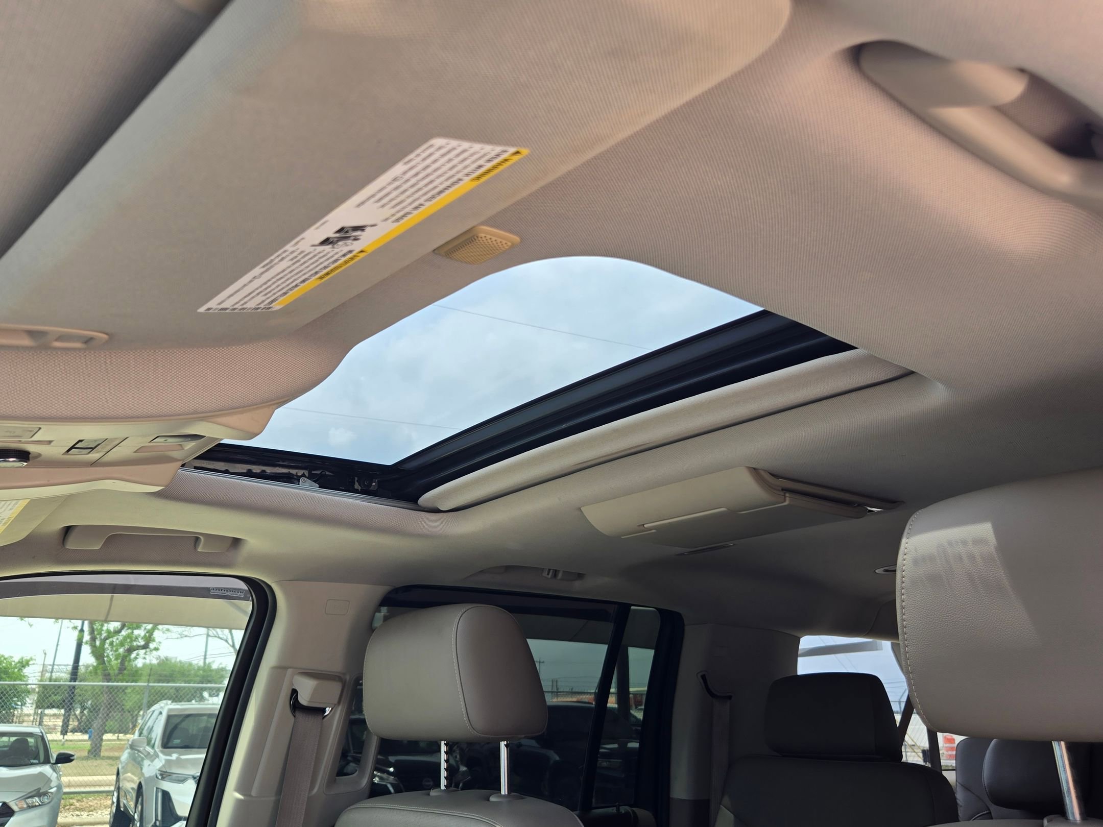 Used 2016 GMC Yukon XL SLT w/ Open Road Package image 20