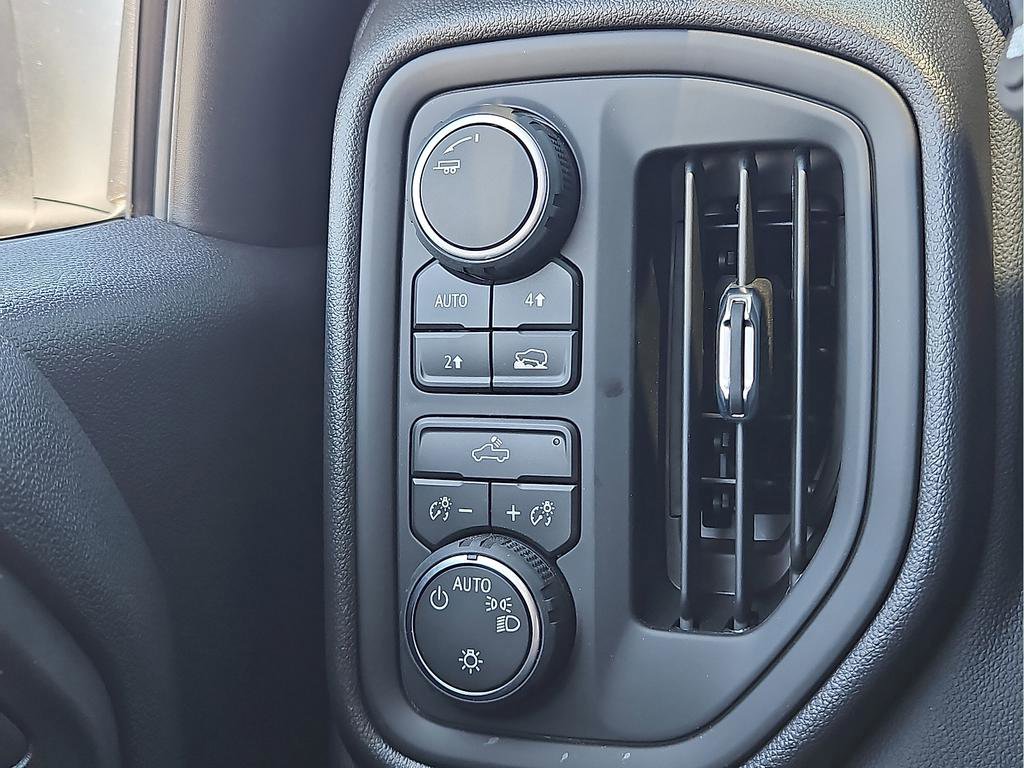Used 2026 Chevrolet Silverado 1500 Custom image 12
