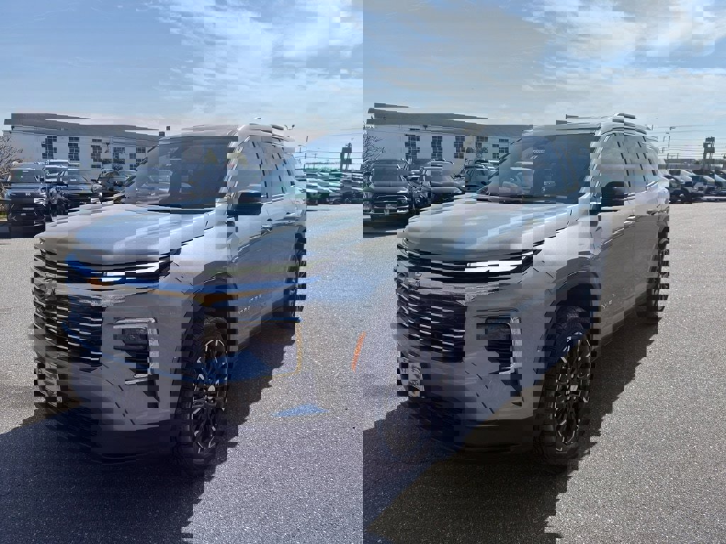 New 2026 Chevrolet Traverse LT w/ Sun and Wheel Package image 2