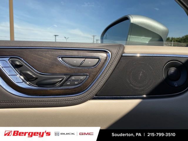 Used 2017 Lincoln Continental Reserve w/ Climate Package image 26