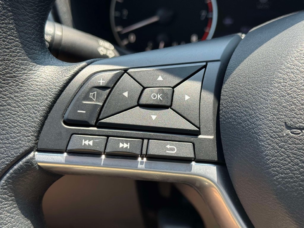 Used 2025 Nissan Altima 2.5 SV FWD image 20