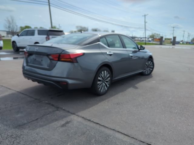 Used 2024 Nissan Altima 2.5 SV FWD image 6