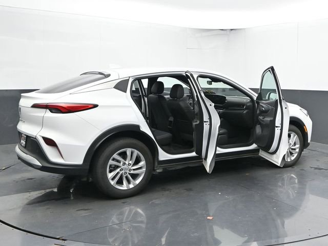 Used 2025 Buick Envista Preferred image 57