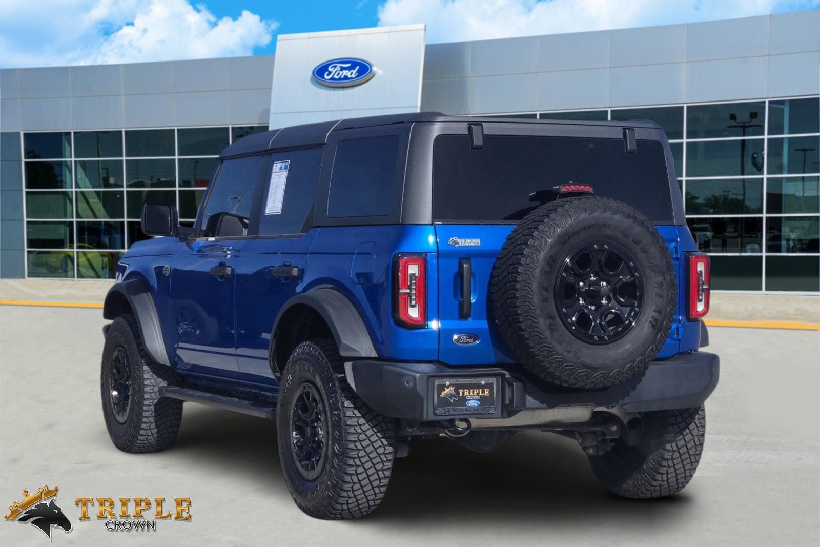 Used 2023 Ford Bronco Wildtrak image 4
