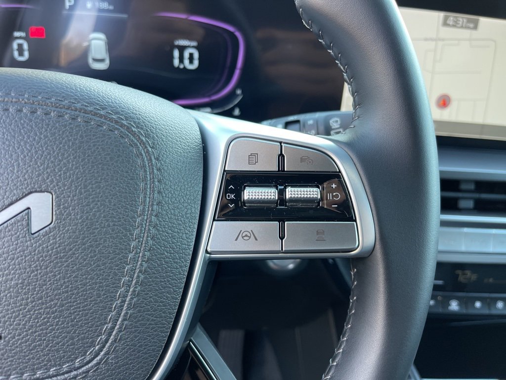 Used 2025 Kia Telluride S image 18