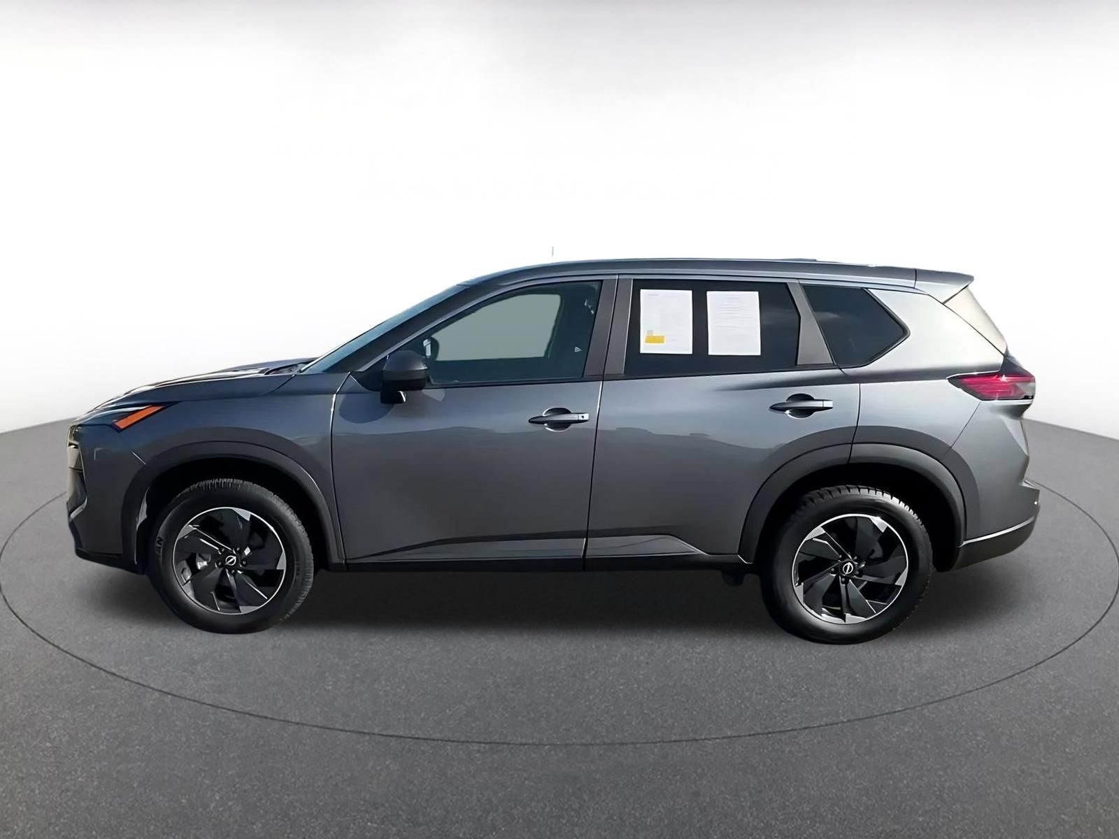 Used 2025 Nissan Rogue SV FWD image 8