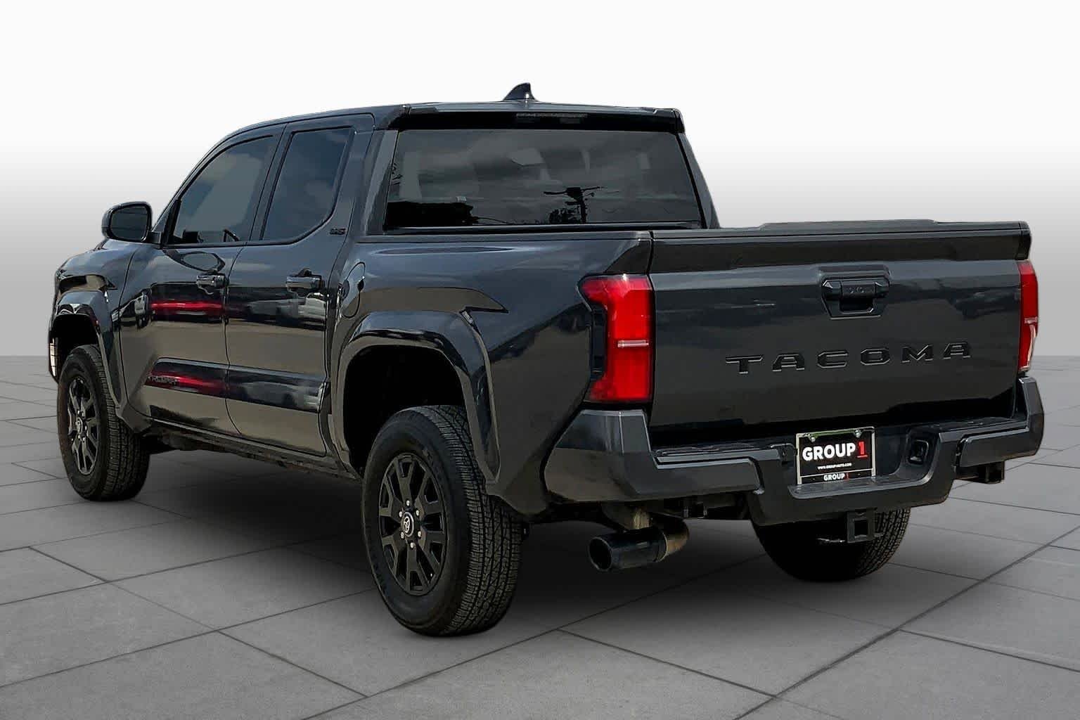 Used 2025 Toyota Tacoma SR5 RWD image 11
