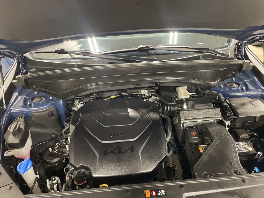 Used 2024 Kia Telluride EX w/ EX Captain's Chair Package image 13