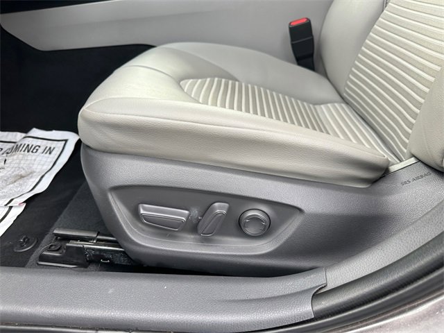 Used 2020 Toyota Camry SE image 20