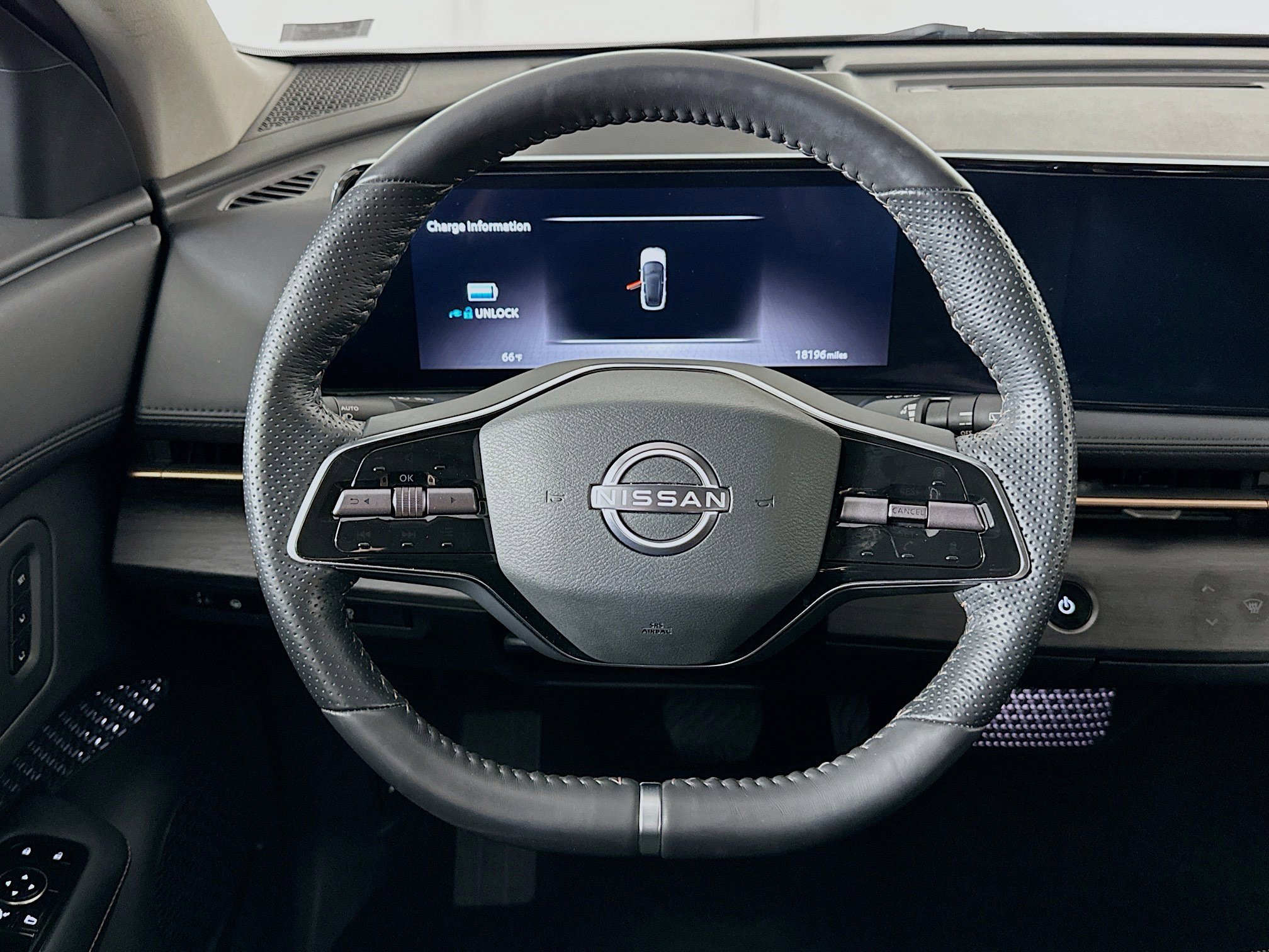 Used 2023 Nissan Ariya AWD image 18