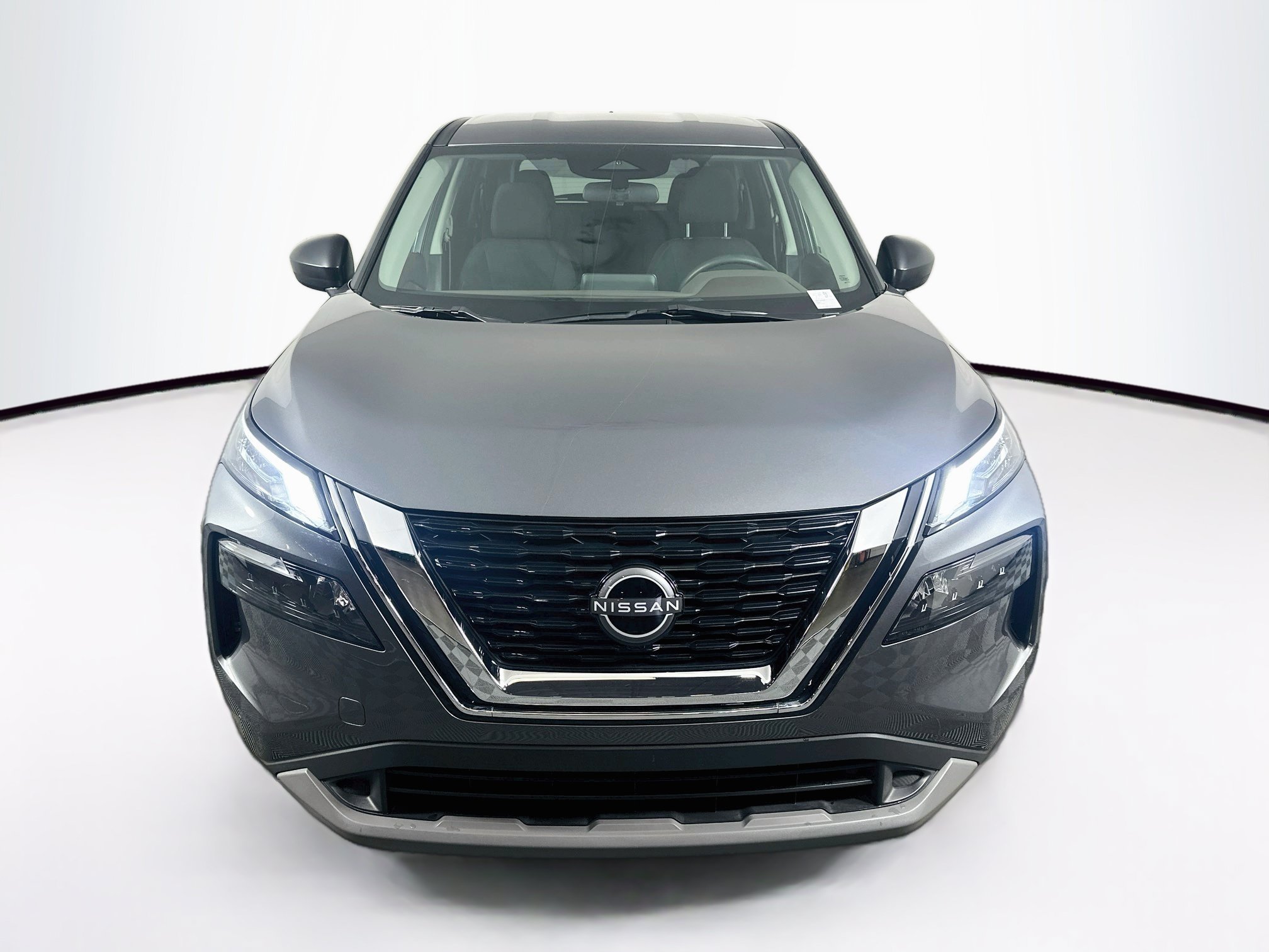 Used 2023 Nissan Rogue S AWD/4WD image 2