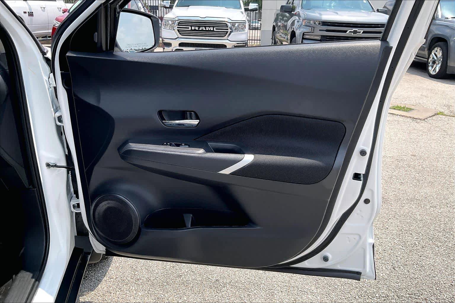 Used 2023 Nissan Kicks SV FWD image 21