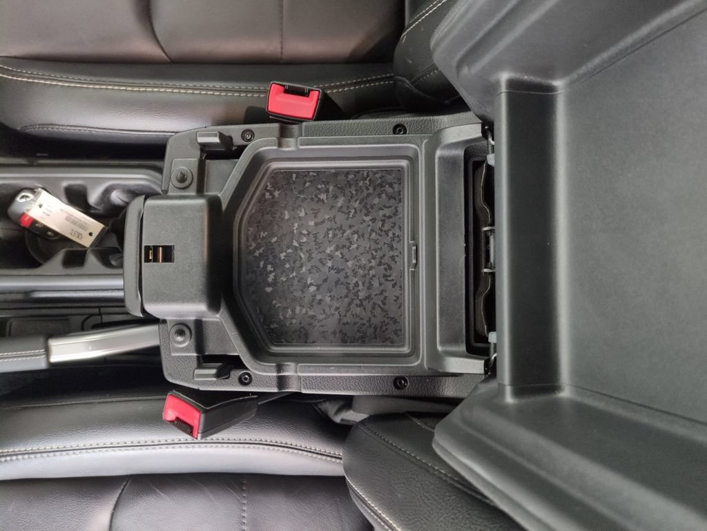 Used 2019 Jeep Wrangler Unlimited Sahara AWD/4WD image 28