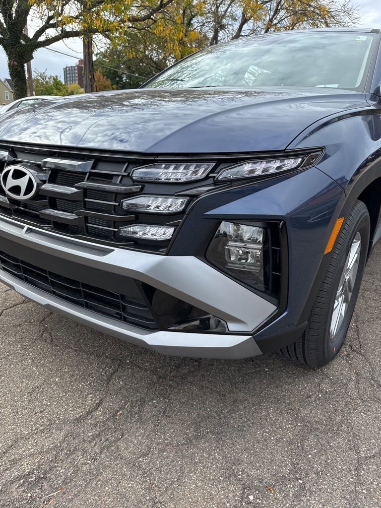 New 2026 Hyundai Tucson SE image 9